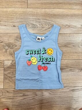 NWT SmileyWorld Blue Fruit Graphic Tank Top – M